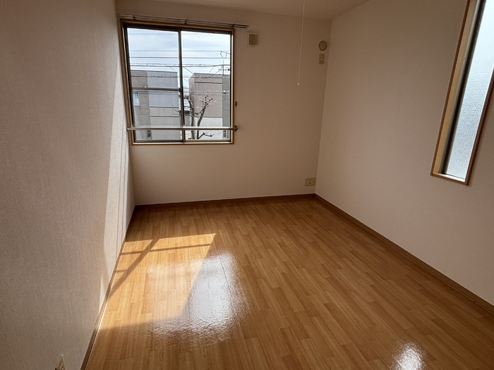 リースランドネオス春日壱番館　Ａの洋室