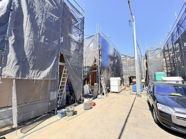 【外観】 | 新座市栄2丁目　新築一戸建住宅　全5棟　(保谷店) | 折上天井・ポップアップ天井を採用したLDKはメリハリのあるお洒落な空間。