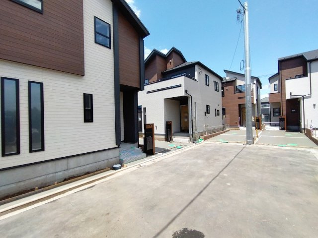 【外観】 | 新座市栄2丁目　新築一戸建住宅　全5棟　(保谷店) | 制震ダンパー搭載で地震にも強く安心感があります。