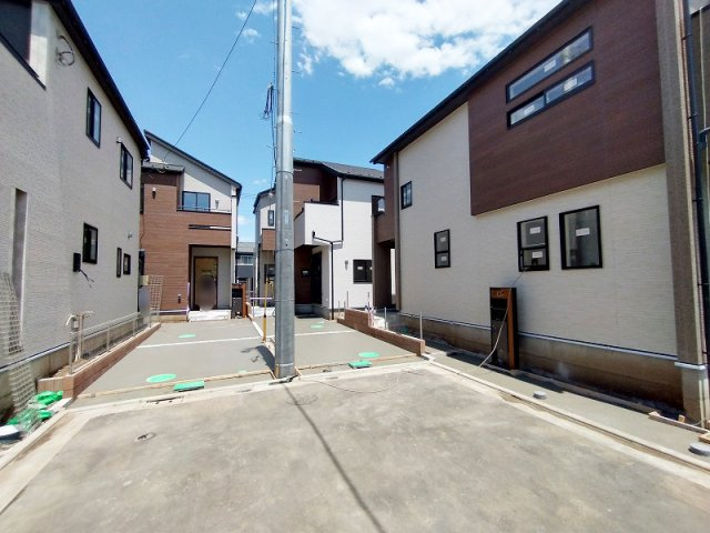 【外観】 | 新座市栄2丁目　新築一戸建住宅　全5棟　(保谷店) | 食洗機、浄水器、高効率給湯器、室内物干など便利な設備も充実。