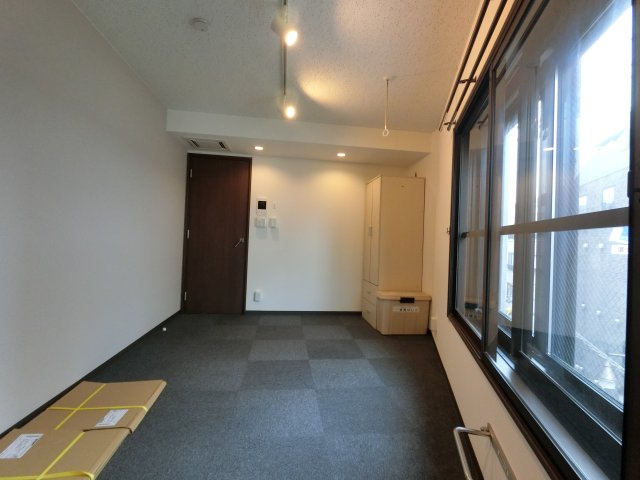 ラシクラス小岩駅前の居間・リビング