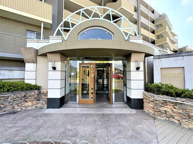 ダイアパレス吉川のエントランス|清潔なエントランスです