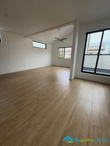 平塚市黒部丘２期　新築戸建　全２棟　2号棟の居間・リビング