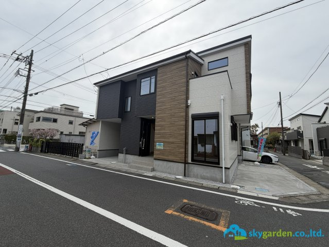 平塚市黒部丘２期　新築戸建　全２棟　2号棟の前面道路含む現地写真