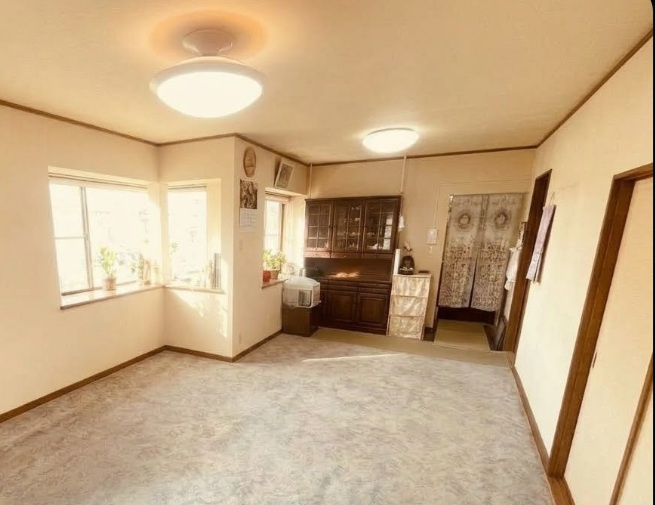 流山市東深井　中古戸建の居間・リビング|家具等を消してます