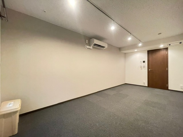 ラシクラス小岩駅前の居間・リビング