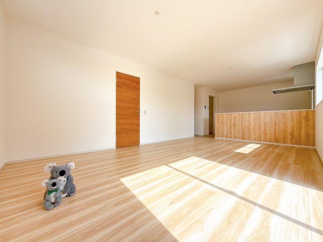 【居間・リビング】 | 前橋市北代田町　新築住宅 | くつろぎと会話が生まれる、心地よい時間をお過ごしください。