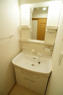 【洗面所】 | ファースト　ステージ | 忙しい朝には欠かせない洗面所です