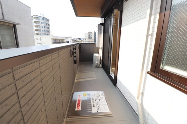 熊本市中央区水前寺５丁目のアパートのバルコニー