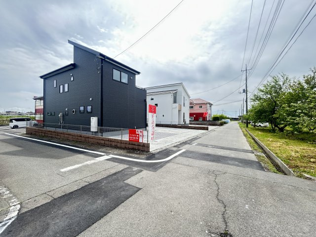 新築　前橋市女屋町第2　Livele Garden.S　１号棟　の前面道路含む現地写真|現地写真　北側接道幅員約4.6ｍ　西側接道幅員約4.5ｍ