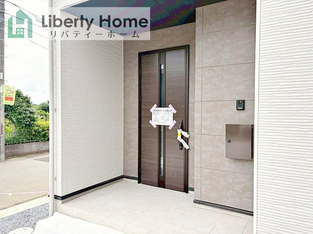 つくば市南中妻4期　新築戸建　2号棟のエントランス