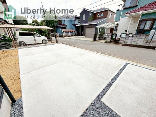 つくば市南中妻4期　新築戸建　2号棟の駐車場