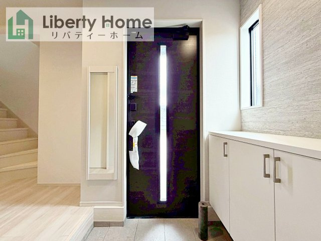 つくば市南中妻4期　新築戸建　2号棟の玄関