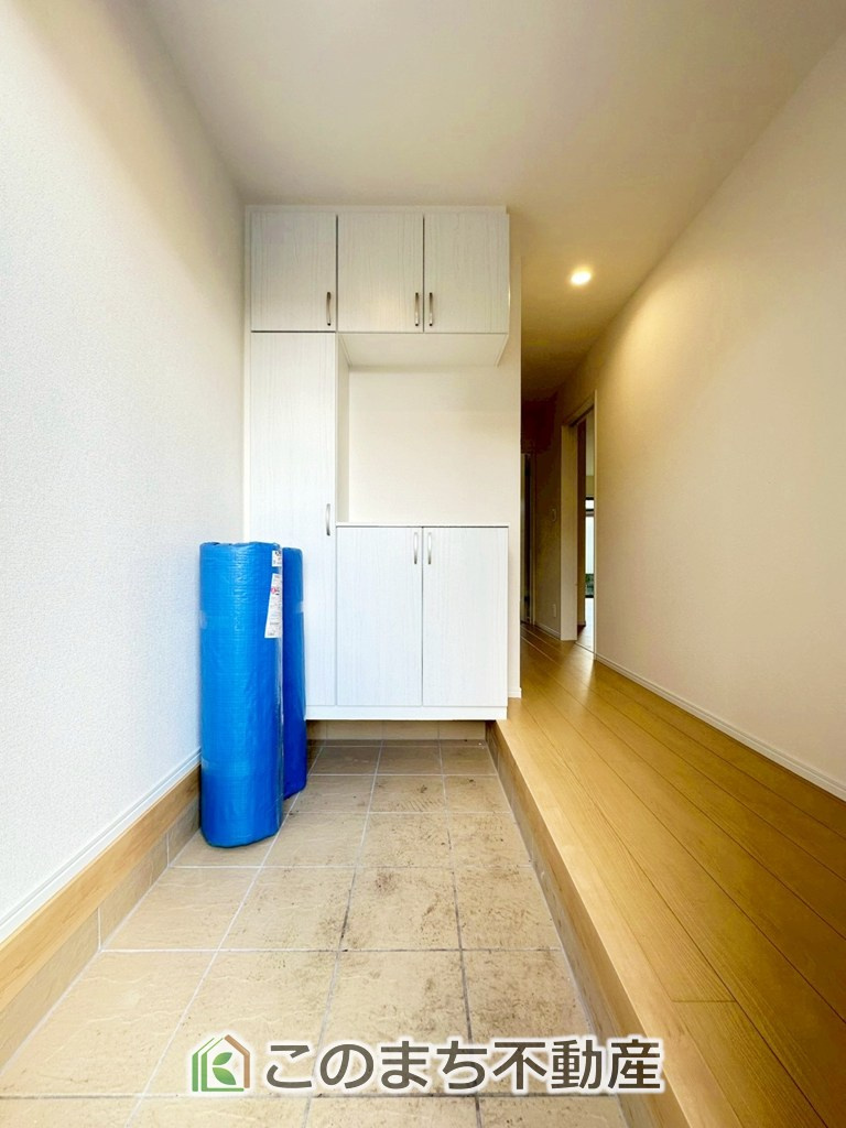 ハートフルタウン宇都宮市御幸本町4872番の玄関|大きなシューズボックスを完備しております！玄関スペースを有効に活用できますね！
