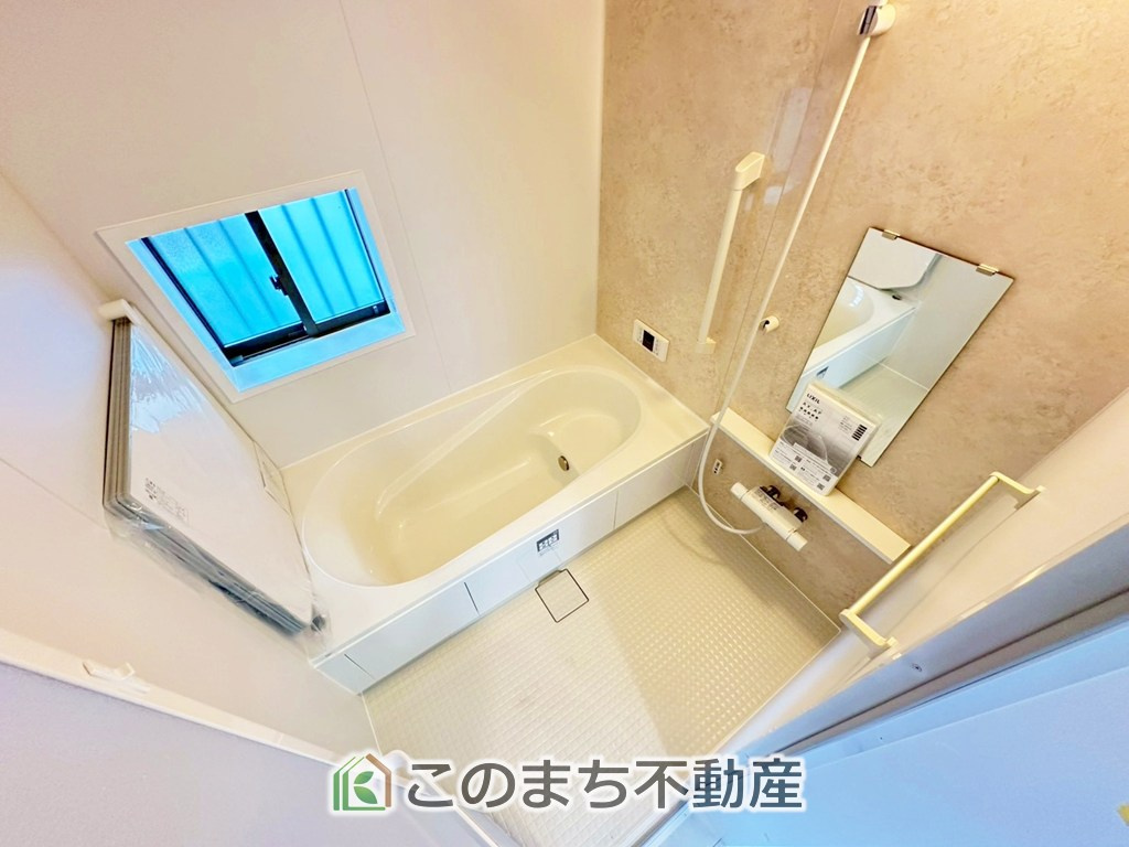 ハートフルタウン宇都宮市御幸本町4872番の浴室|"ゆったり１坪バスには換気・乾燥・暖房機能付き！！
大人も足を伸ばせるゆったり浴槽！！
ご家族皆さんで入っても、一人でゆっくり入っても一日の疲れを癒してくれるお風呂です！！"
