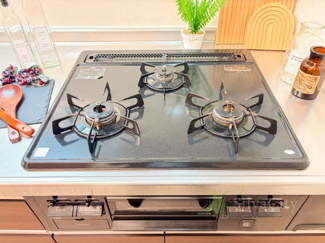 【キッチン】 | コーポ大岡山 | 三口ガスコンログリル付