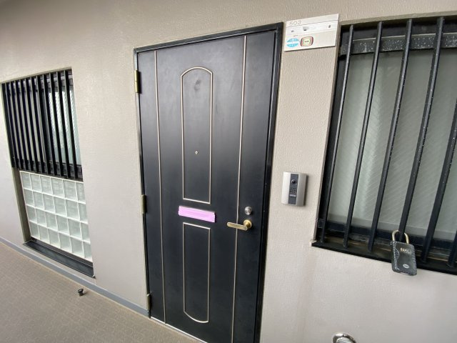 兼六ハイム東久留米の玄関