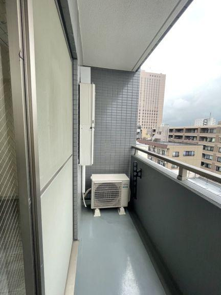 エルフラット両国のバルコニー