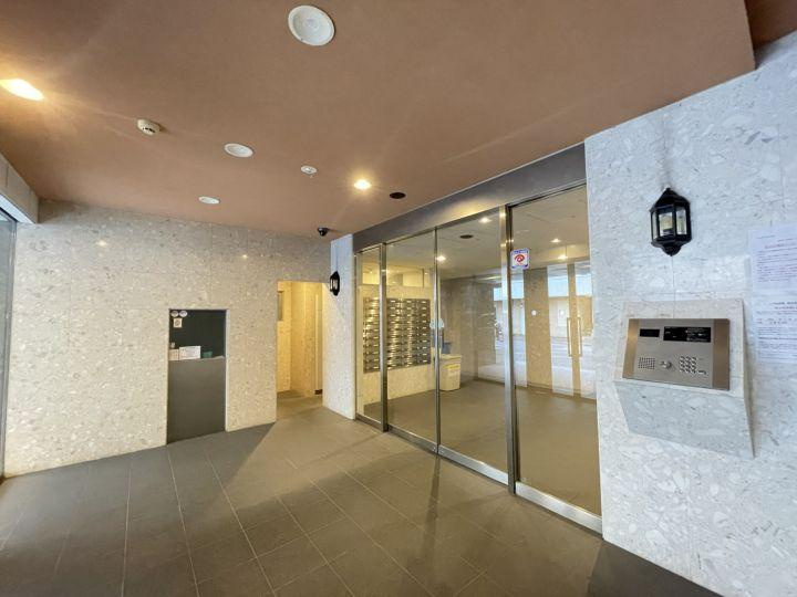 エルフラット両国のロビー