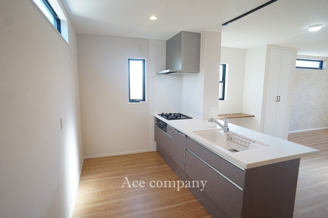 【キッチン】 | 東大阪市大蓮東2丁目 | 食洗機＆浄水器付きのシステムキッチンです☆3口ガスコンロ☆