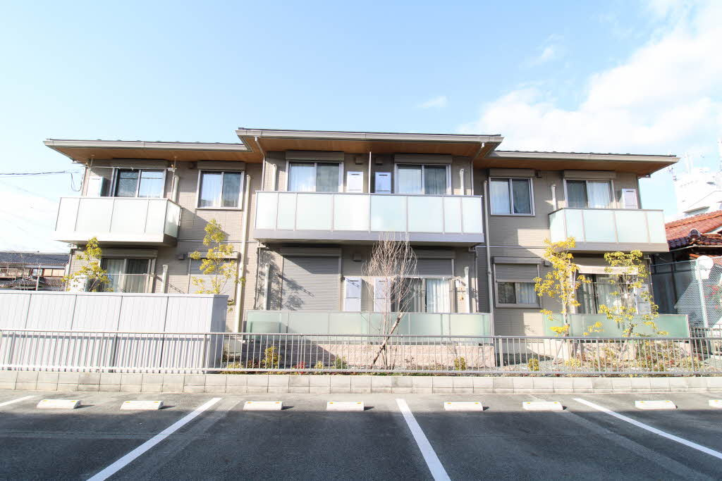 丹波篠山市乾新町のアパートの外観|ペット可◇インターネット無料◎オートロック付き★