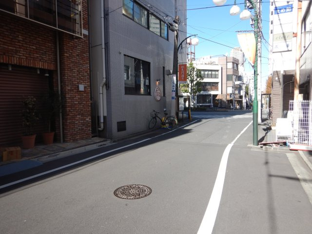 カインドステージ四谷三丁目のその他|前面道路
