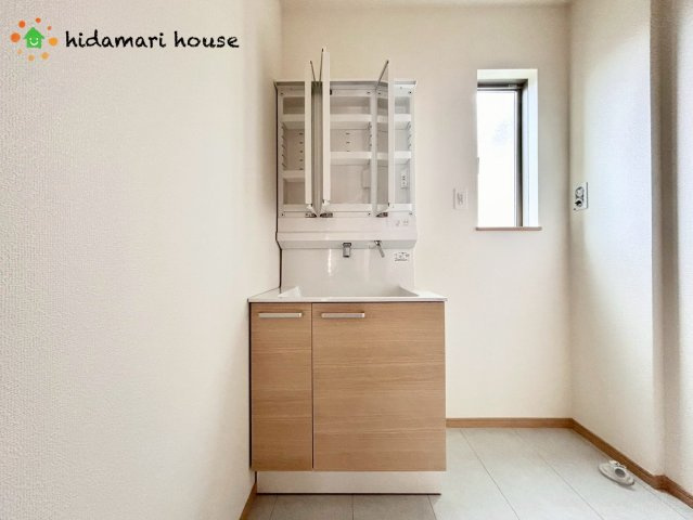 上尾市緑丘第10　新築戸建　ハートフルBの独立洗面台