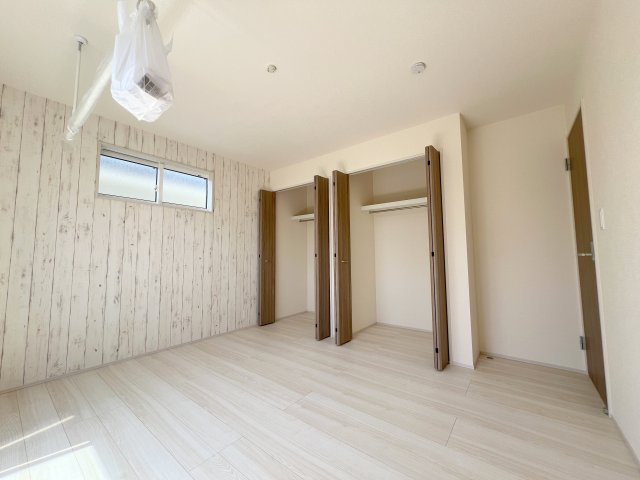 羽村市緑ヶ丘4丁目　新築戸建全9棟の洋室|【洋室2】7.0帖　室内物干し付きで部屋干し派の強い味方です！