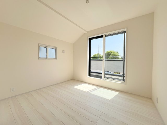 羽村市緑ヶ丘4丁目　新築戸建全9棟の居間・リビング|【洋室2】収納スペース
