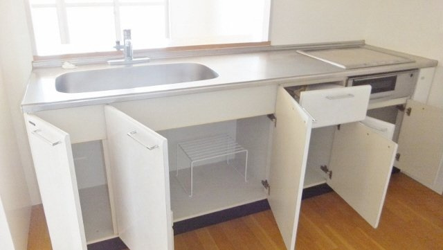 ラ・パラドール中山の設備|とっても広々としたキッチンです