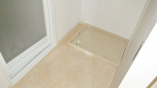 ラ・パラドール中山の洗面所|室内洗濯機置き場