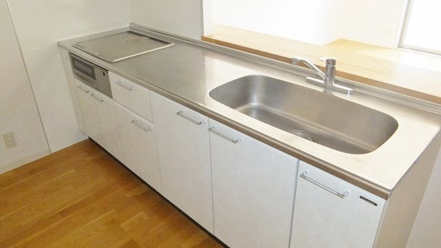 ラ・パラドール中山|グリル付３口ＩＨキッチン☆