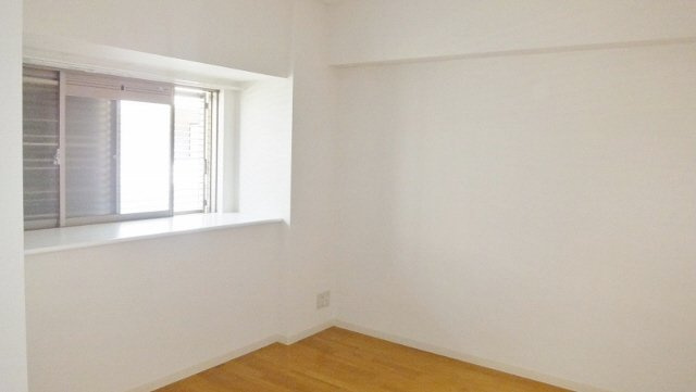 ラ・パラドール中山|東側洋室６帖！エアコン設置出来ます