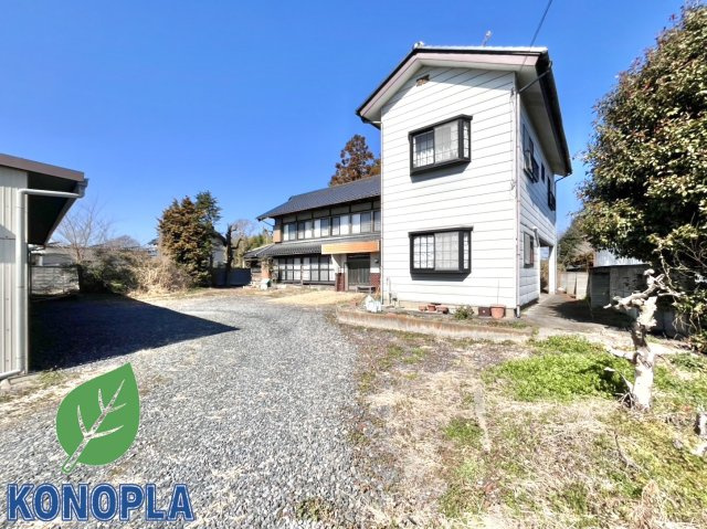 【中古戸建】足利市高松町の外観|■外観｜12DKの部屋数多い間取りなので親戚の集まりや友人とのホームパーティーはもちろん、二世帯にも適しています。