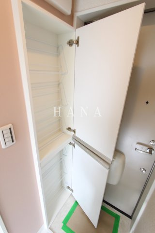 ユナイト三ツ沢ベルガモの玄関