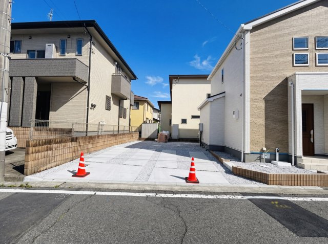 新築　前橋市日吉町3期　GRAFARE　１号棟の駐車場|現地写真　駐車スペースは並列2台分+2台分可能です！
