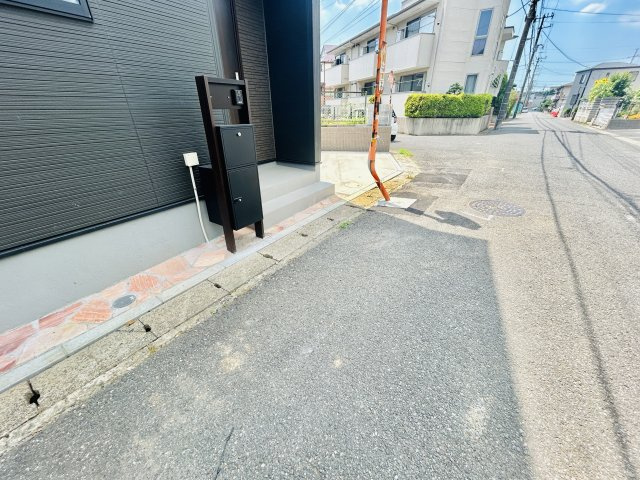 千葉市若葉区千城台北３丁目の前面道路含む現地写真