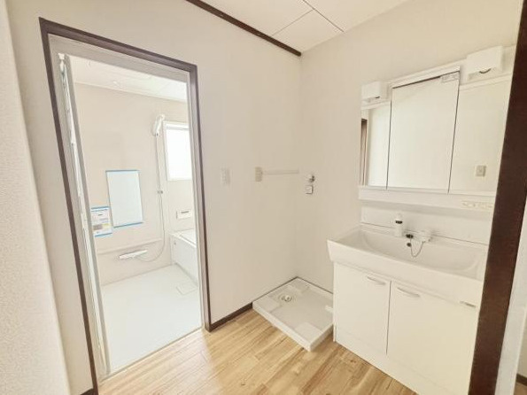 静岡県富士市　戸建ての独立洗面台