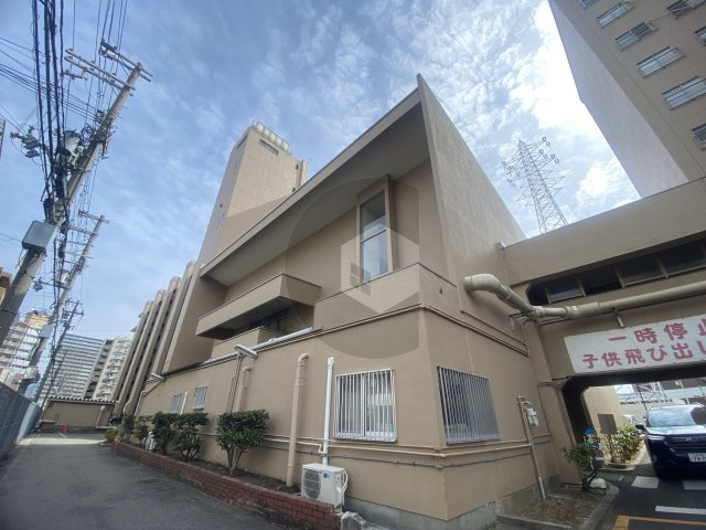 八戸の里グランド・マンションA棟の外観