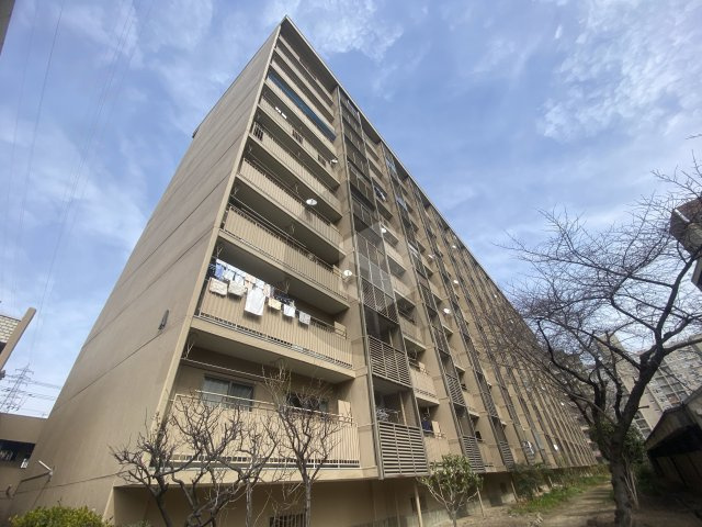 八戸の里グランド・マンションA棟の外観