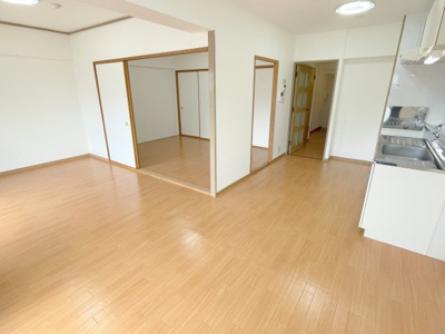 【居間・リビング】 | エクセル中央  202 | ※内観写真は同型タイプ702号（2025.5）撮影分です。
