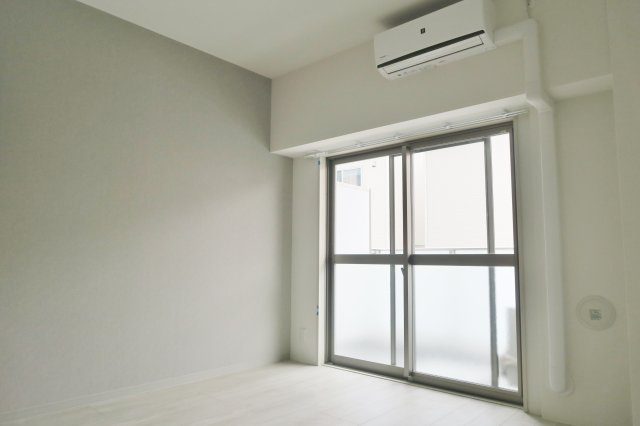 ソレアード並木の洋室