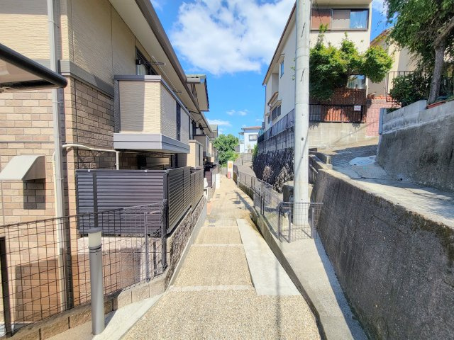 ラフィーネ松ヶ丘のエントランス