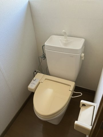 中古戸建　豊橋市佐藤三丁目33-16，33-17のトイレ|トイレ