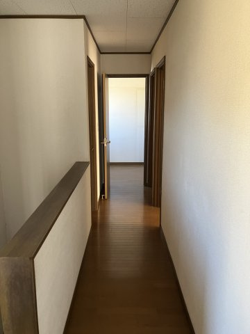 中古戸建　豊橋市佐藤三丁目33-16，33-17のその他|２階廊下