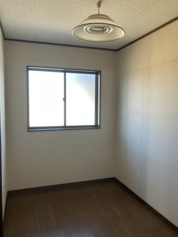 中古戸建　豊橋市佐藤三丁目33-16，33-17の洋室|２階洋室
