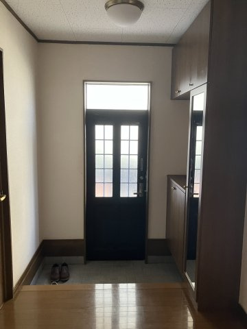 中古戸建　豊橋市佐藤三丁目33-16，33-17の玄関|玄関