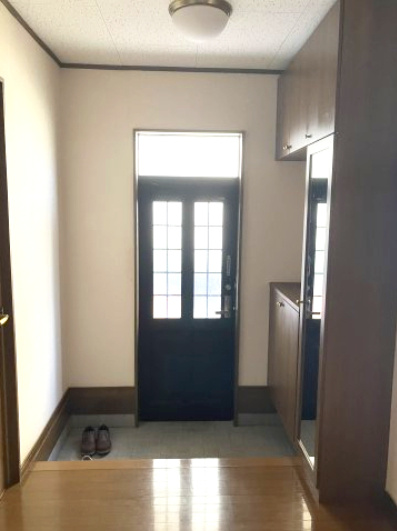 中古戸建　豊橋市佐藤三丁目33-16，33-17の玄関|玄関