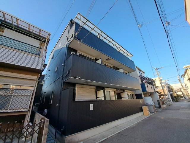 CoLaBo甲子園Westの外観