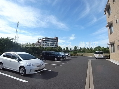 【駐車場】 | ハイツバンビス | 駐車場完備です